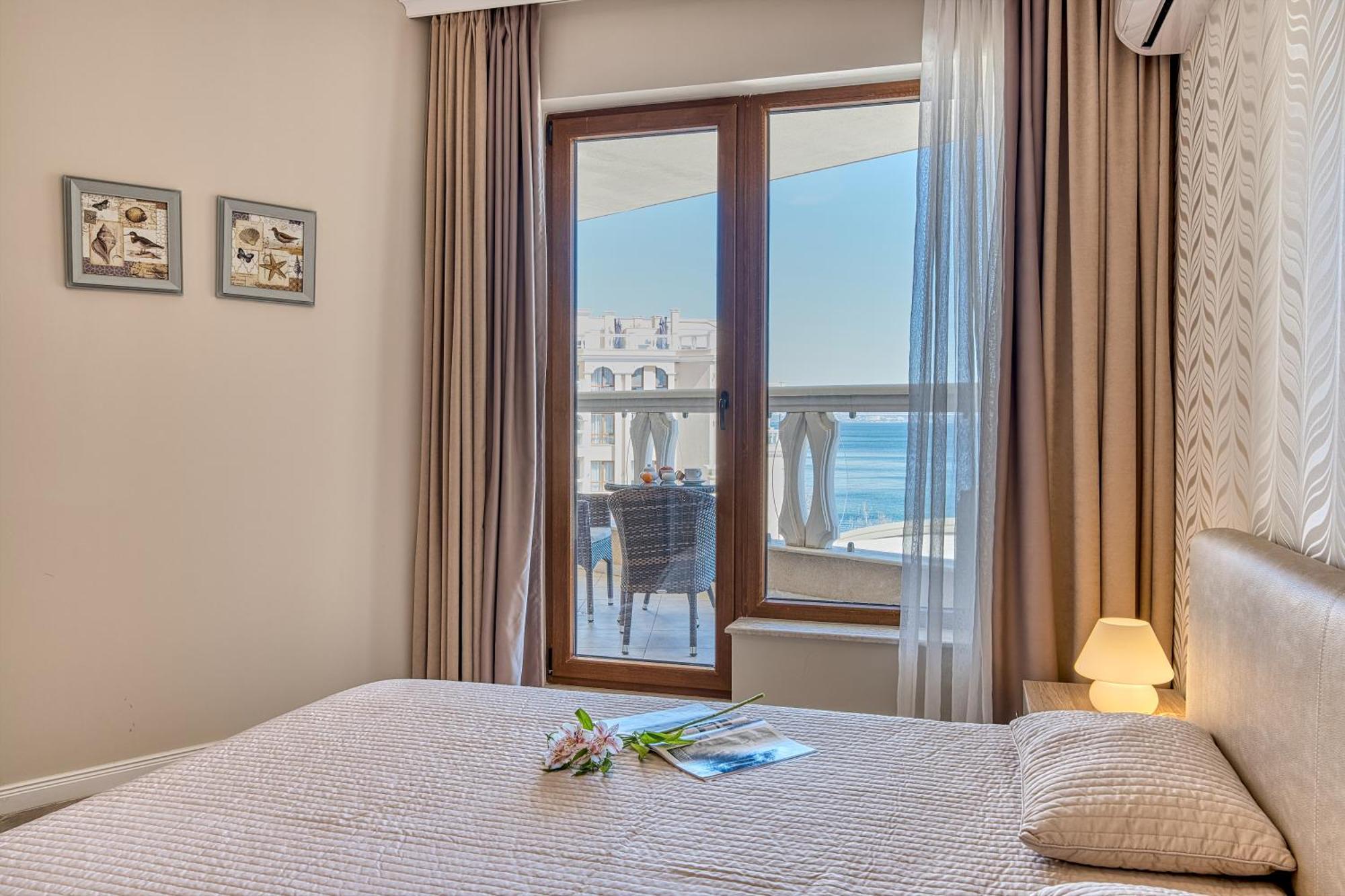 Dreams In La Mer Golden Sands Exterior photo